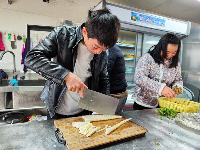 日照举行仪式欢迎捐献造血干细胞志愿者归来