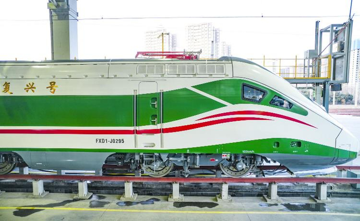 2024·春运的变与不变丨归家路上,中国高铁又"上新"