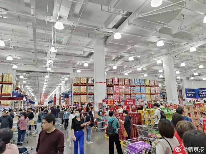 每周有很多香港人到深圳山姆扫货。受访者供图