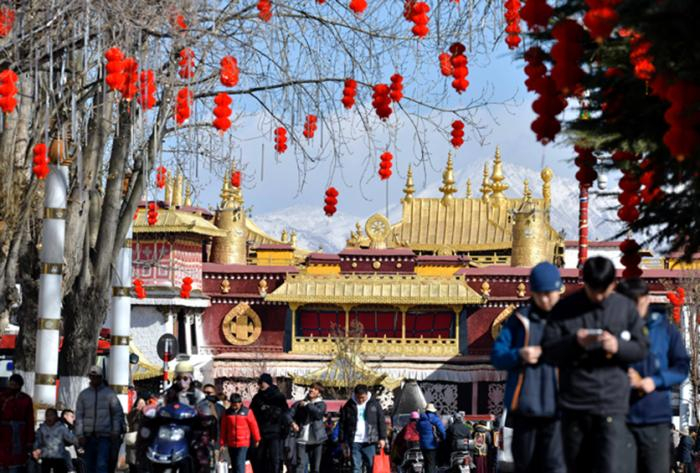 图为大昭寺正前门。中新社记者李林摄