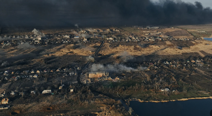▲乌军从顿涅茨克地区重镇阿夫杰耶夫卡撤军