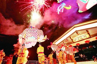     歙县鱼灯表演。光明图片