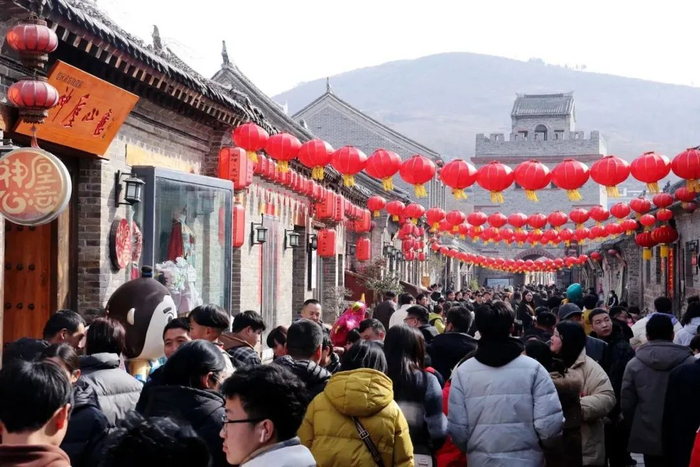 神垕古镇游人如织。签约摄影师 张俊甫 摄