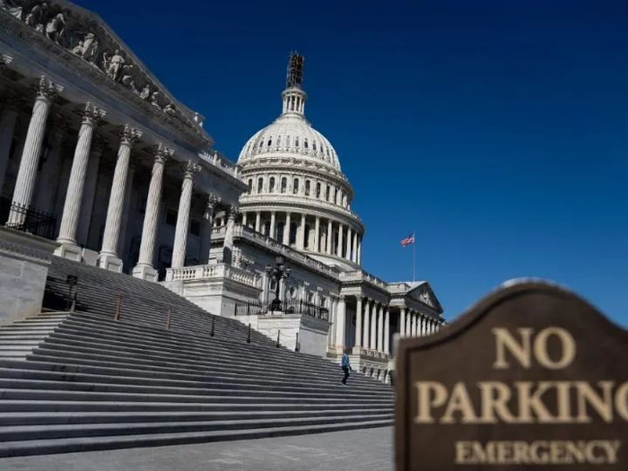 这是2023年10月11日在美国首都华盛顿拍摄的国会大厦。新华社记者刘杰摄　