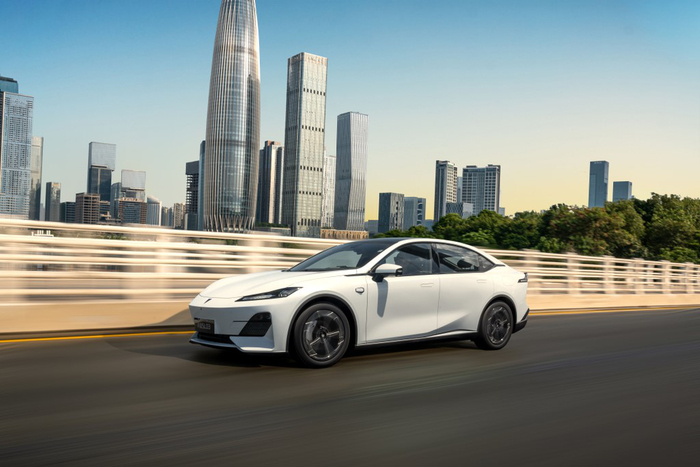 深蓝SL03动态。深蓝汽车供图 华龙网发