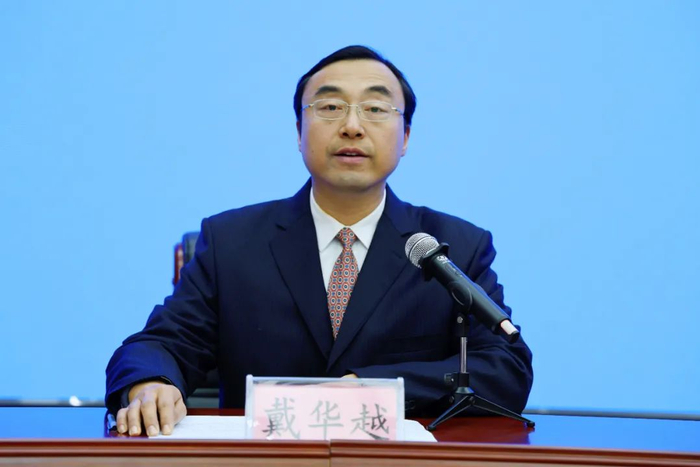 荆楚理工学院人事处副处长戴华越