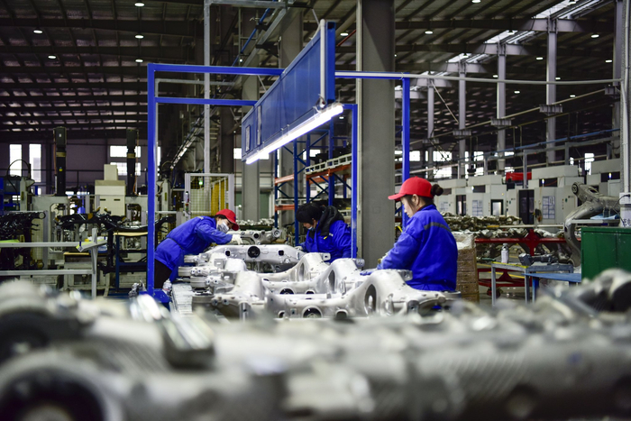 图为：安徽万安汽车零部件有限公司生产车间