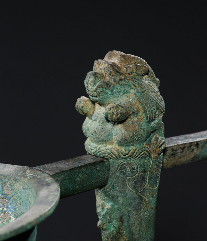 △ 这只“天禄”的铸造运用了圆雕、浮雕、线刻等多种手法，构思精巧自然，造型憨态可掬。