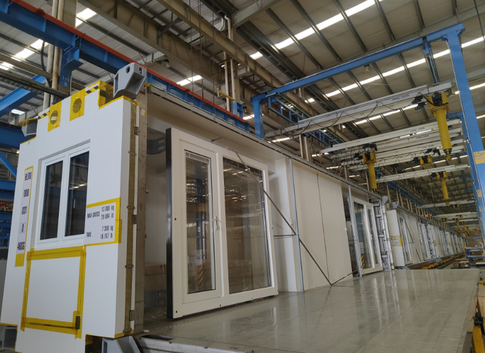 完成包装后的活楼，将发往菲律宾