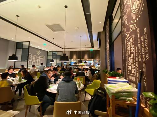 今年春节假期，多家餐饮企业销售额突破新高，实现订单量环比、同比双提升。（图片为资料图，中国商报记者 唐砚/摄）