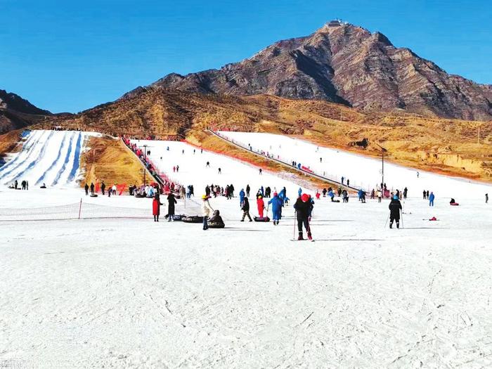 怀仁清凉寺滑雪场图片