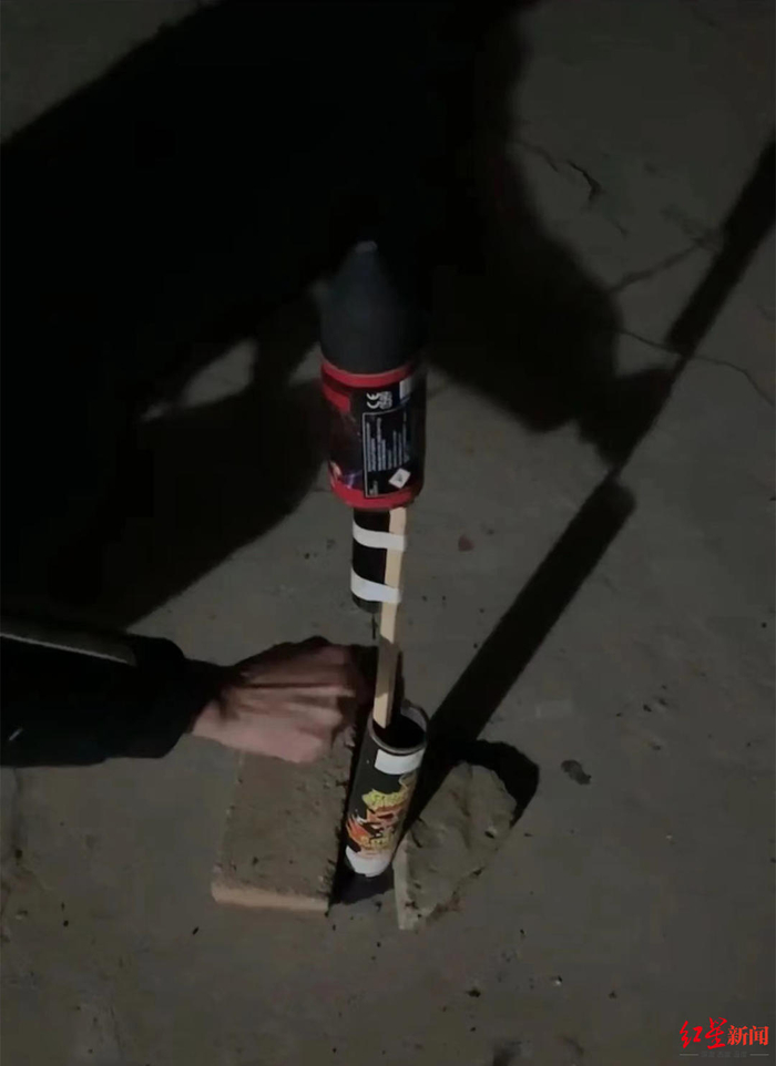▲较大的火箭烟花。受访者供图