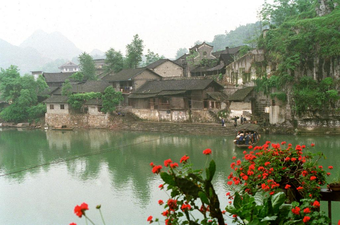 1992年拍摄的茶峒镇（现为边城镇）一景。