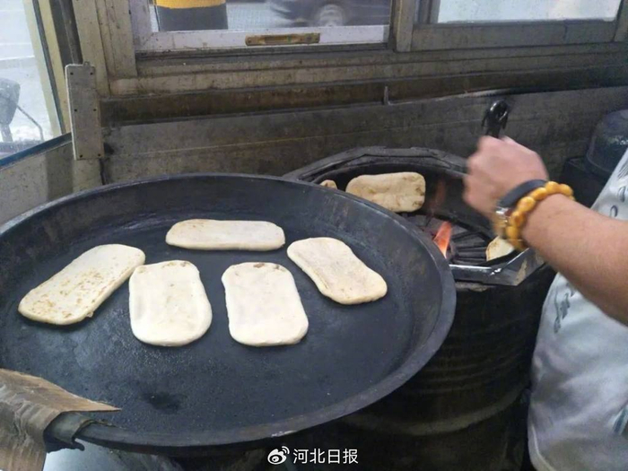 鞋底烧饼。图片来自枣强文广旅局