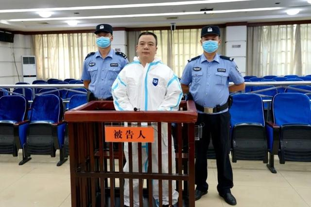 攸县原县委书记谭润洪受审 来源：湘潭市中级人民法院微信公众号