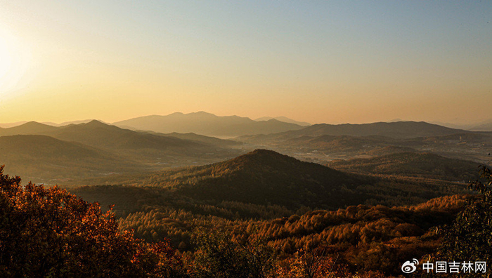 秋天的龙潭山（来源：图虫创意）