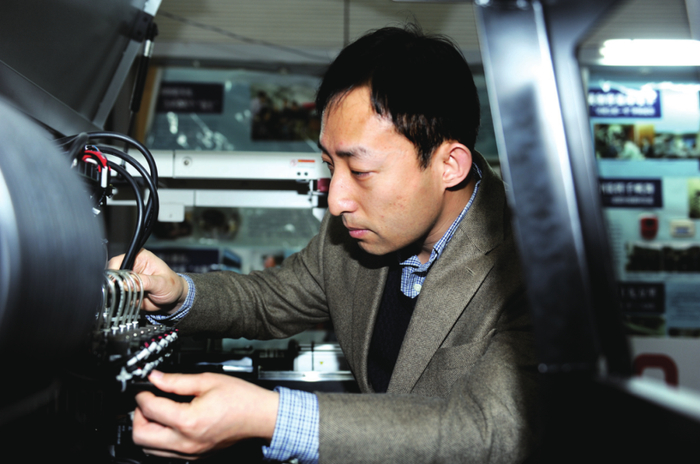 高会军在工作中