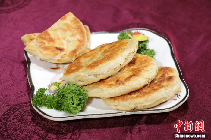 图为大名“二五八”传统名吃之一——郭八火烧。 大名县委宣传部 供图