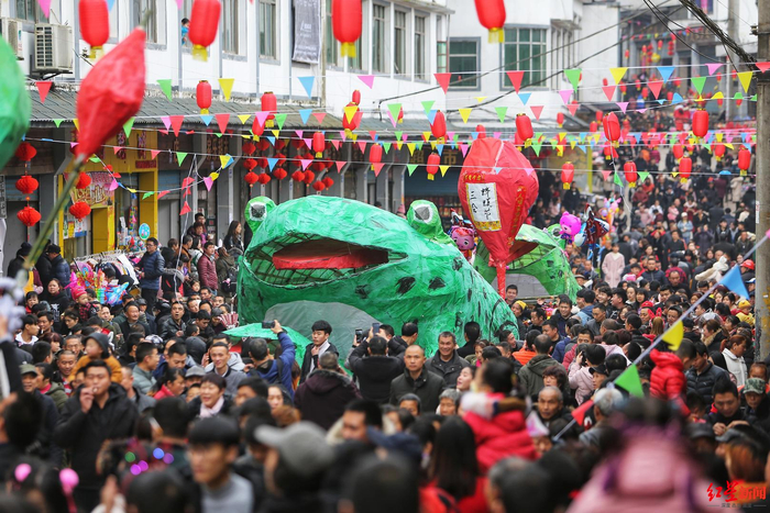 ▲南充“蛴蟆节” 资料图