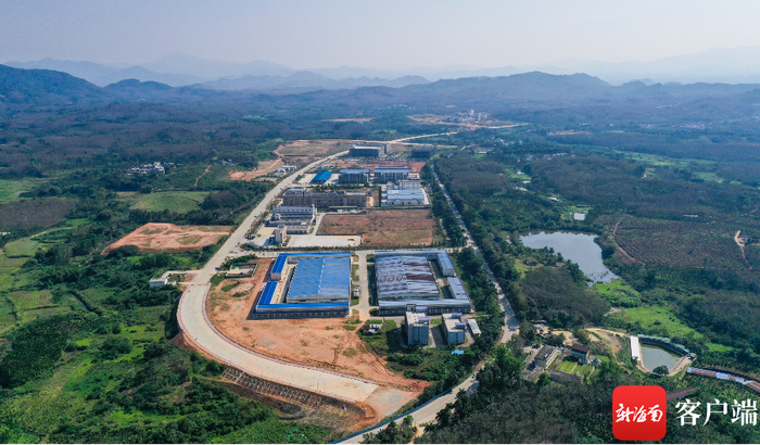 　　俯瞰海南湾岭农产品加工物流园。记者 李昊 摄