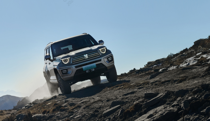 坦克700 Hi4-T配备空气弹簧与CDC电磁减震器。 坦克品牌供图 华龙网发