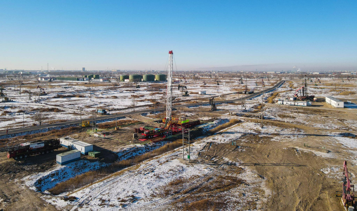 井下作业分公司修井107队冬季生产作业现场