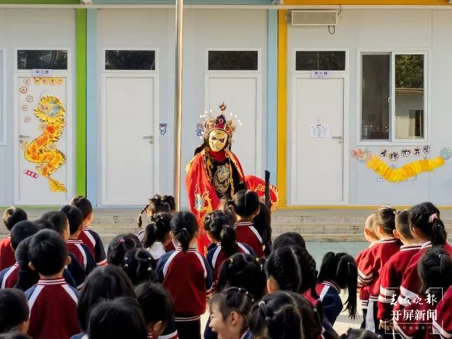 "神兽"回笼!昆明各中小学,幼儿园"花式"迎接→_新浪新闻