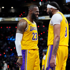 关键三分加压哨上篮主宰比赛走向