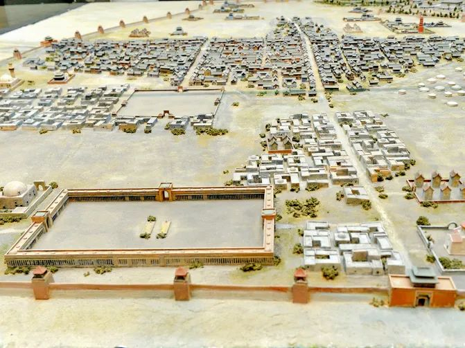 可以说，对于乌市一城独大和发展不均衡造成的问题，蒙古国已经形成了朝野共识，发展中部地区和复建古都哈拉和林是这种共识的自然结果。