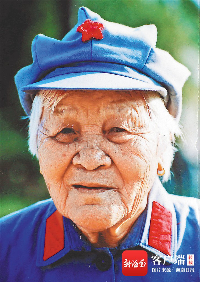 此为卢业香生前留影。海南日报记者 张杰 翻拍