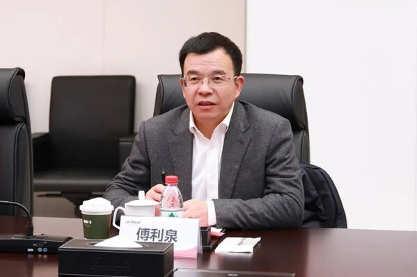 　大华股份董事长兼总裁傅利泉