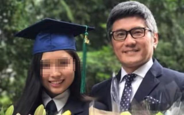 ▲包小柏与女儿的合影。图/社交平台视频截图