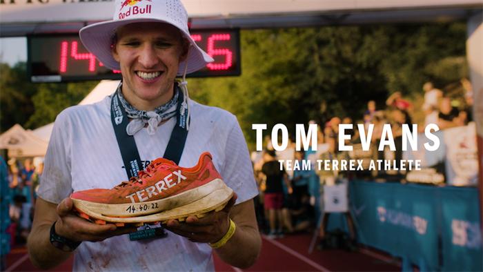 adidas TERREX运动员TOM EVANS在西部100耐力赛 160公里组别夺得冠军