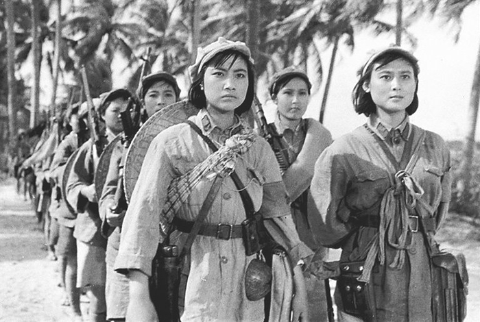 电影《红色娘子军》剧照。资料图
