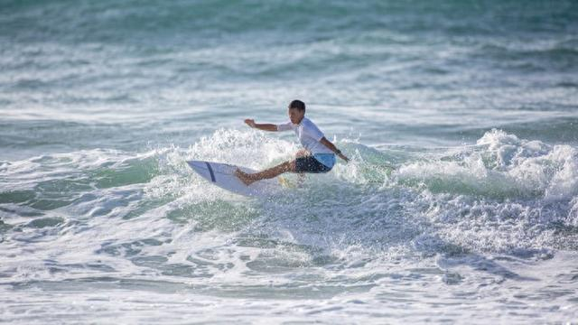 了巴黎奥运会资格,将成为首位代表中国队参加奥运会冲浪比赛的选手