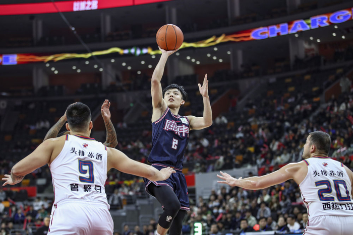 个子小就要更加快,准,稳——专访广东男篮后卫徐杰|广东队|徐杰|cba_