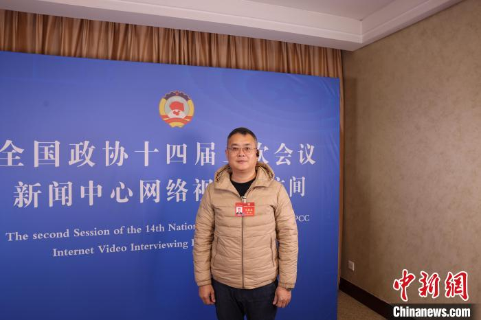 全国政协委员曹晖 李腾飞摄