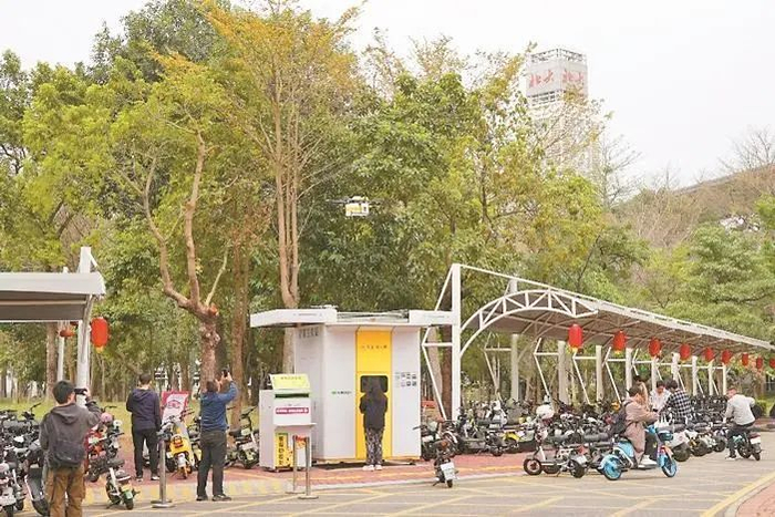 美团无人机北大深研院航线近日开航。管乐 摄