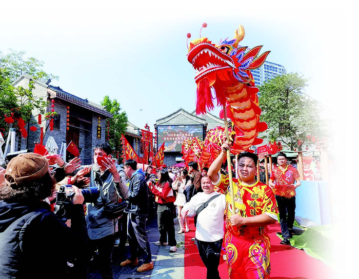 邕州古城·三街两巷热闹非凡年味浓（资料图） 本报记者 赵金玲 摄