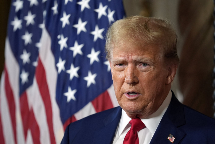 当地时间3月4日，特朗普在海湖庄园发表讲话 图源：视觉中国