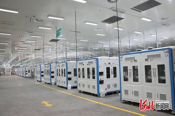 图为海泰新能5G数字工厂车间现场。