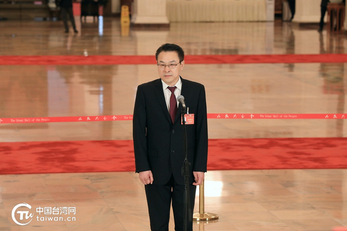 全国政协委员,中国铁路青藏集团公司党委书记,董事长郭吉安.