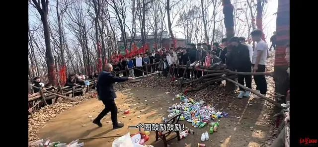 ▲网友拍摄到的视频截图