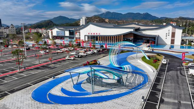 驿坂服务区外景。新华社发（谢赟摄）