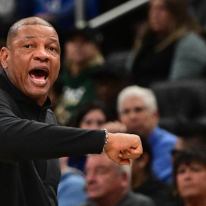 主帅里弗斯揭秘哈登训练细节称其职业态度令人惊叹带动全队氛围