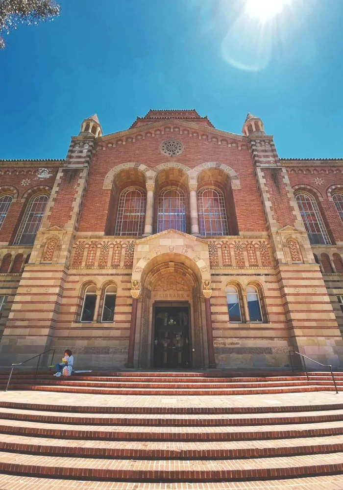 ▲UCLA鲍威尔图书馆。