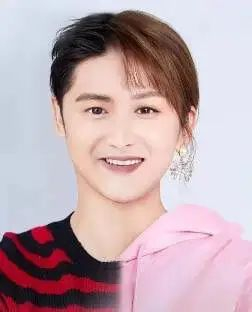 田亮和叶一茜被网友调侃“共用一张脸”|图源：田亮抖音视频截图