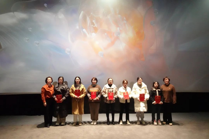 维康药业表彰2024年度优秀女性|维康药业|维康|榜样_新浪新闻