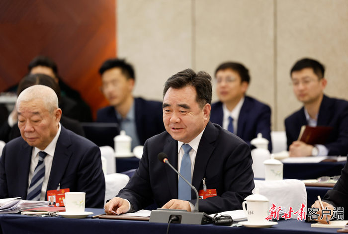 　　全国人大代表、庆阳市委书记黄泽元。新甘肃·甘肃日报记者 孟捷
