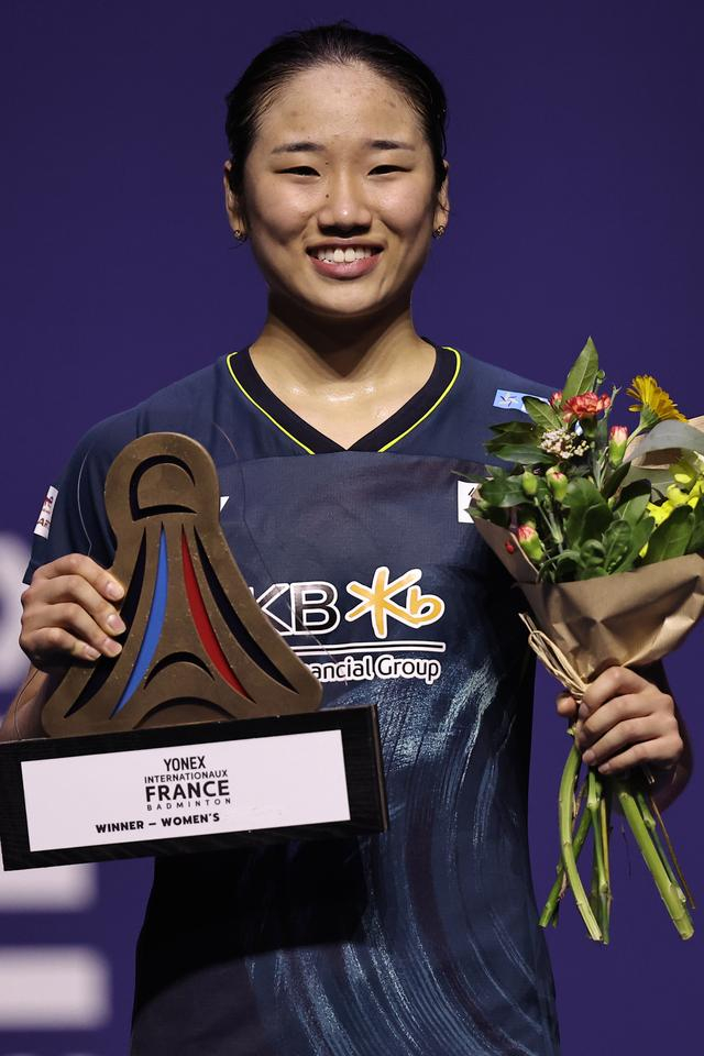 3月10日，安洗莹在颁奖仪式上。 新华社发（奥雷利安·莫里萨尔摄）